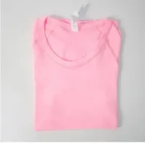 pink tshirt